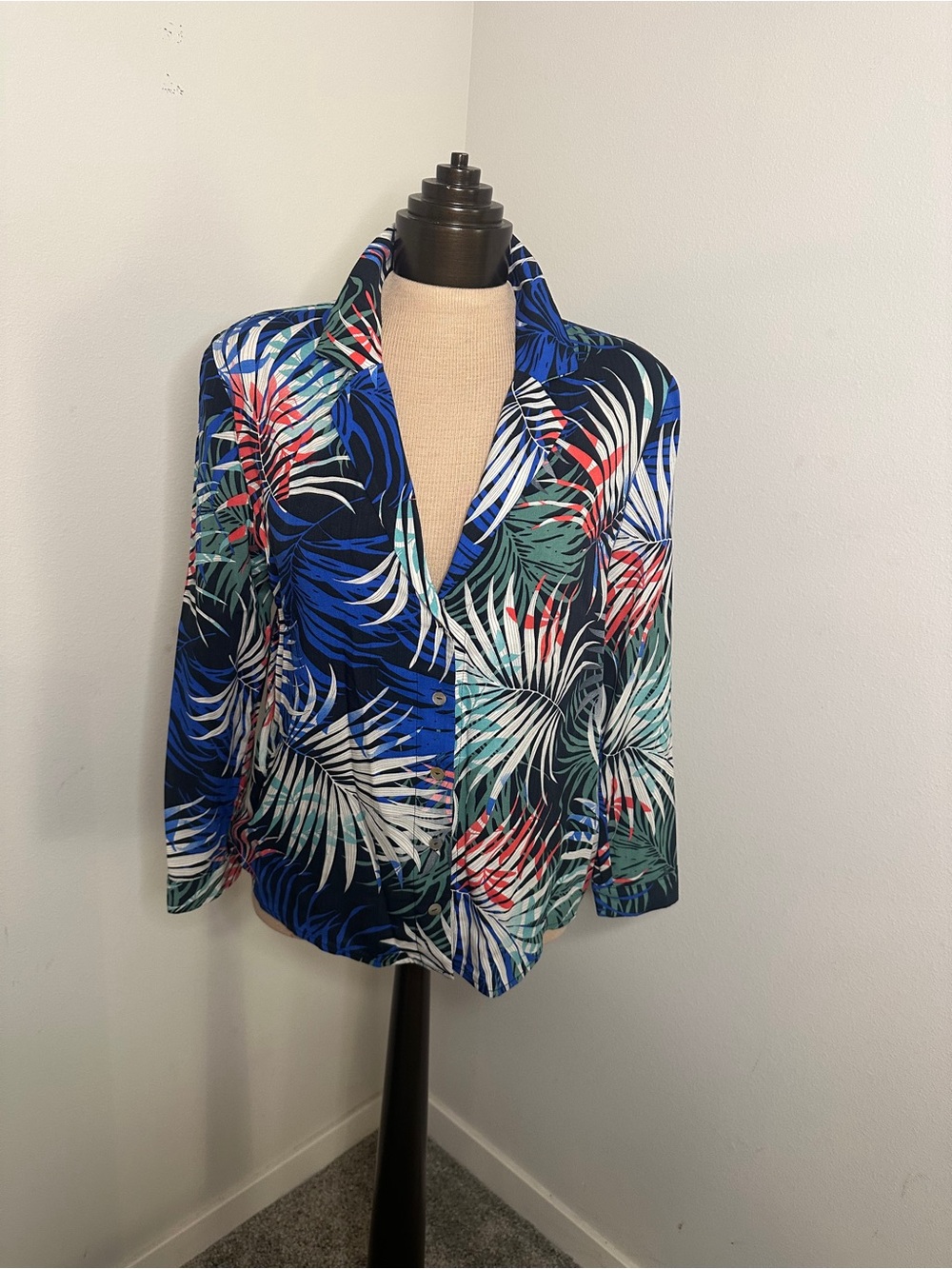 NWT Self Contrast Size S